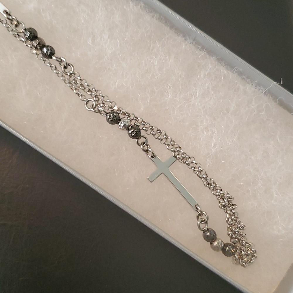 Cross necklace - Picture 2 of 3